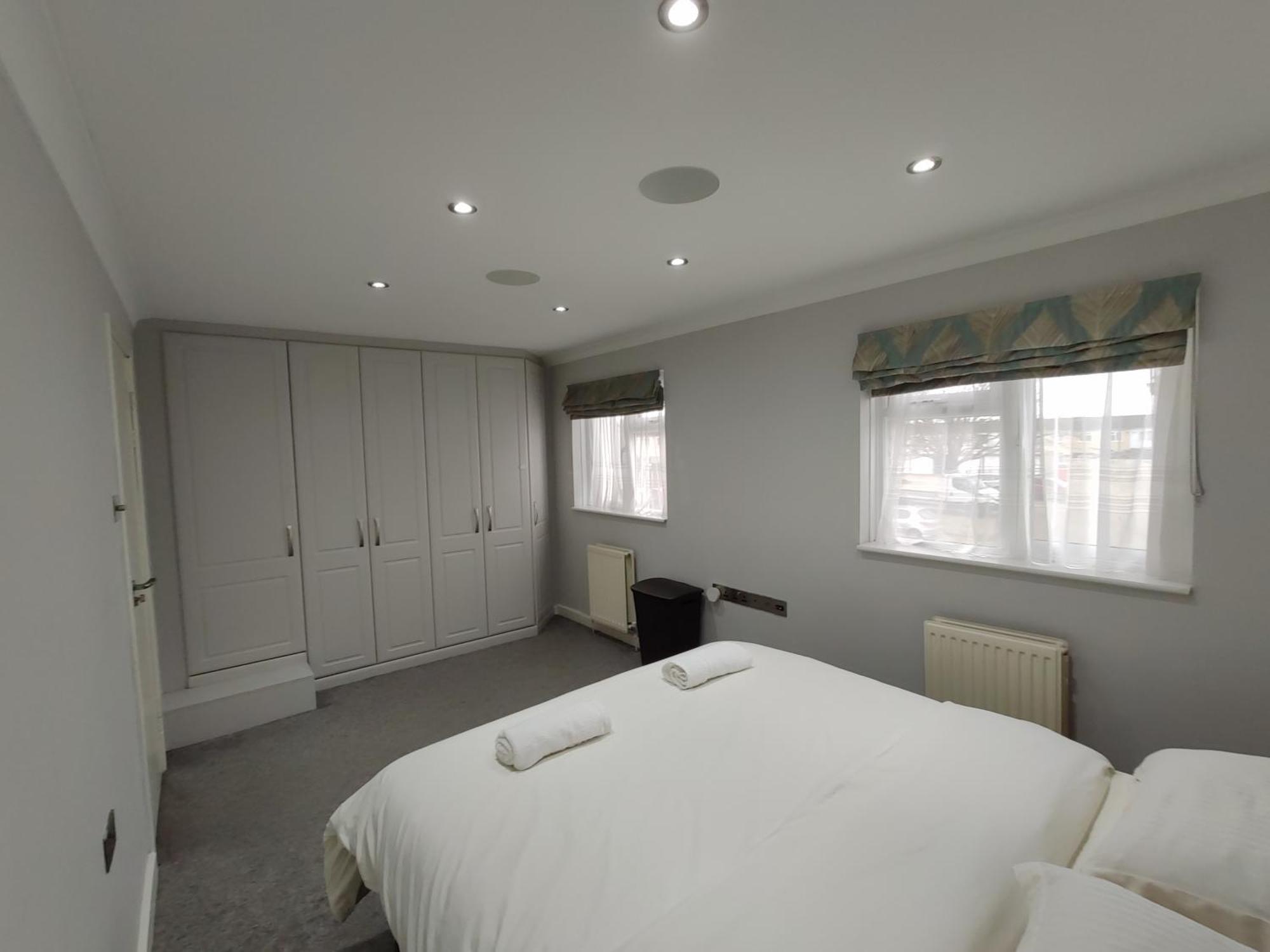 Elegant 3-Bedroom Home, Sleeps Up To 5 Guest. South Ockendon Екстер'єр фото